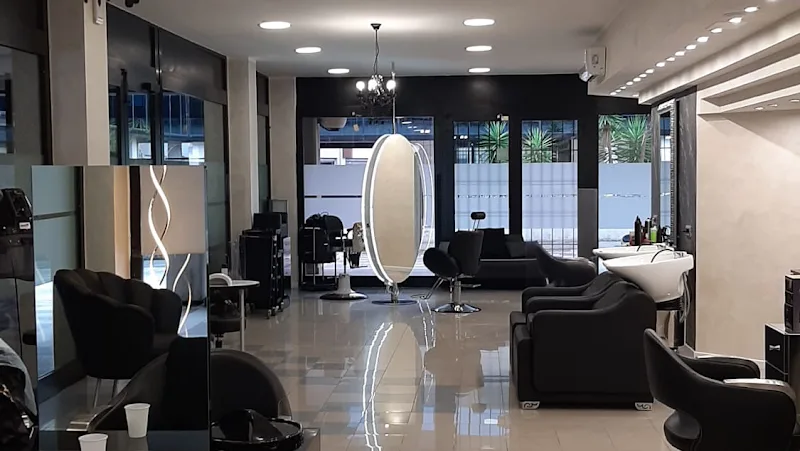 Enrica Palazzo Hairdesigner - Coiffure Latina - Photo de couverture - OneBooking