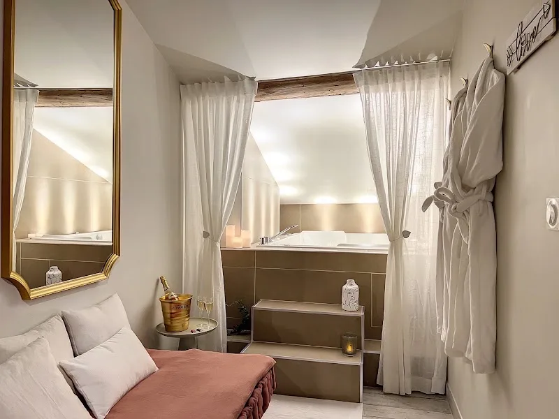 Loveroom / Spa privatif / Jacuzzi Saint Etienne