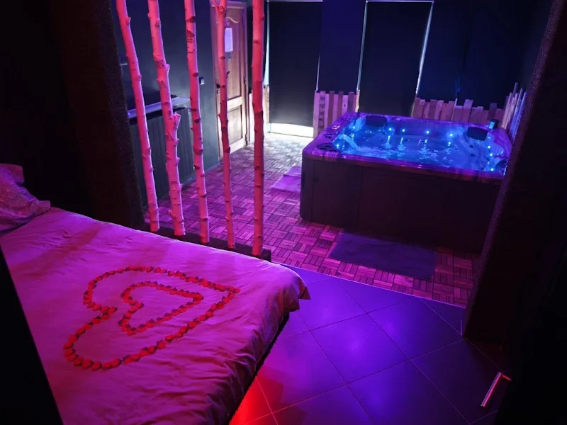 Suite Love Jacuzzi - Massage Charleroi - Photo de couverture - OneBooking