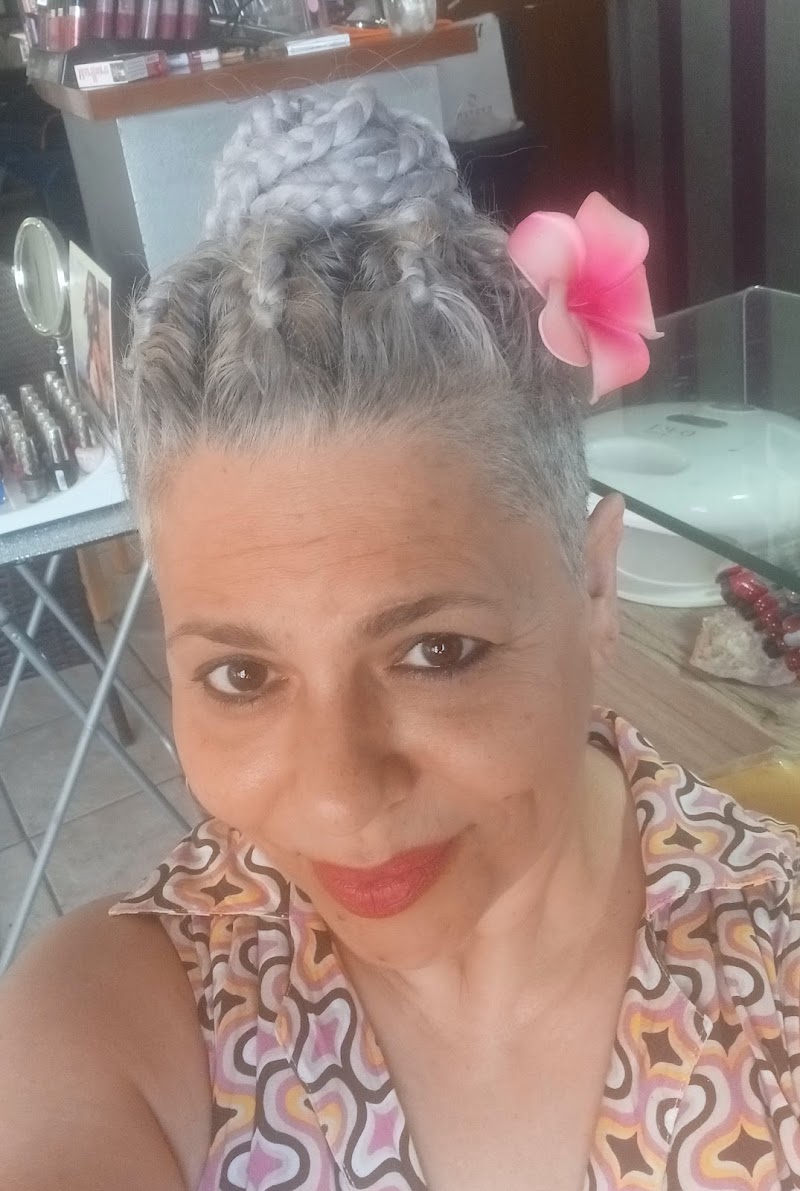HAIR Line Ρενά Θυμάκη