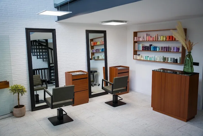 Le Salon Kara - Coiffure Brussels - Photo de couverture - OneBooking