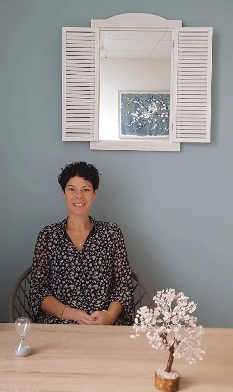 Anne-laure BERVILLER | METZ | Hypnothérapeute, hypnose, hypno-magnétisme, sophrologie et relaxation pour adultes et enfants - Bien-être Metz - Photo de couverture - OneBooking
