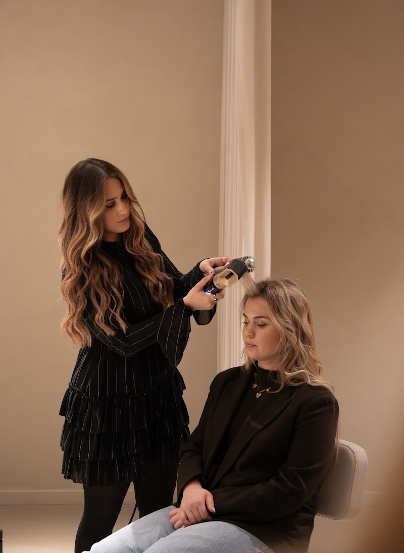 Hairlush - Coiffure Ostend - Photo de couverture - OneBooking