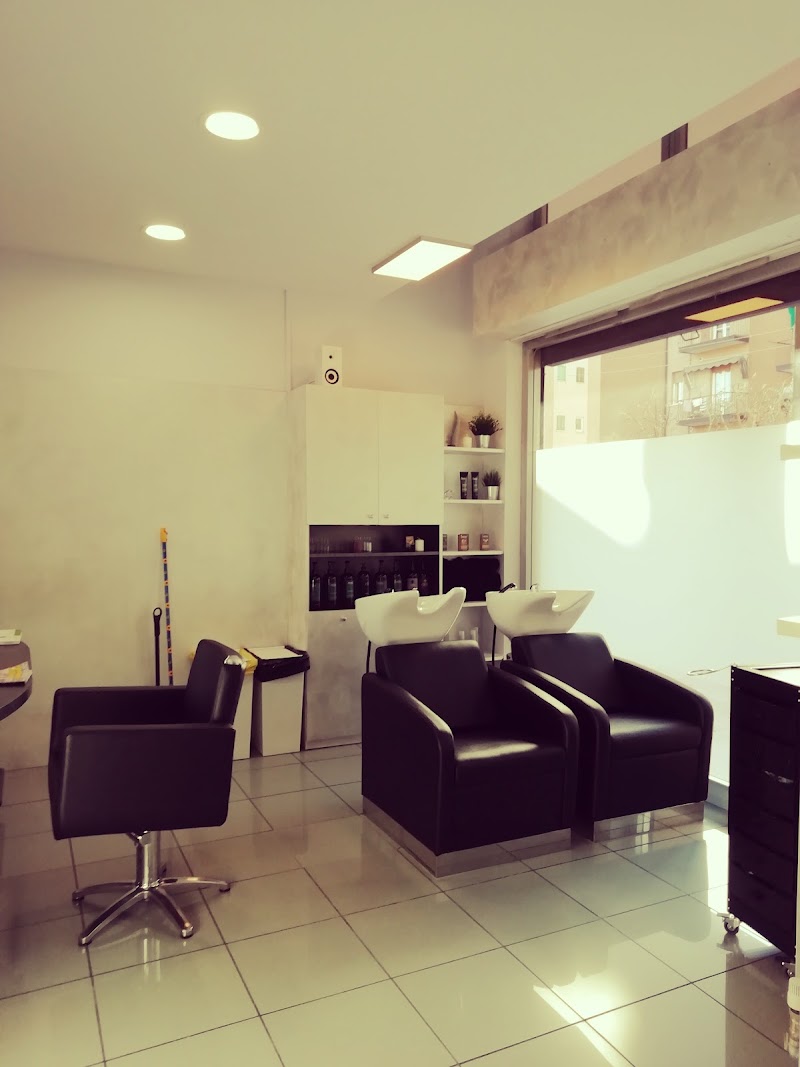 Love Hair di Trivella Manjula - Coiffure Brescia - Photo de couverture - OneBooking