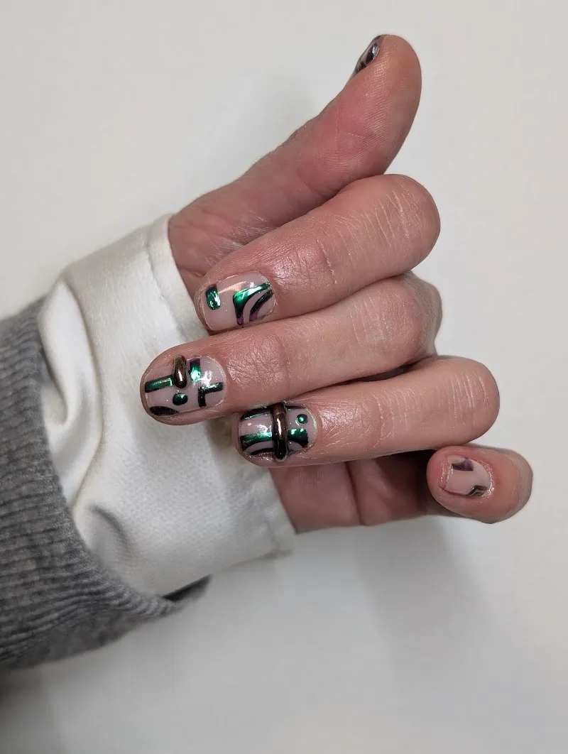 Nordic Glow Salon