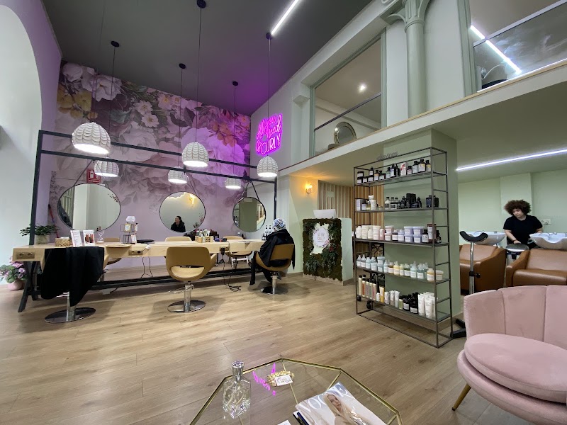 Oh My Curly - Coiffure Valladolid - Photo de couverture - OneBooking