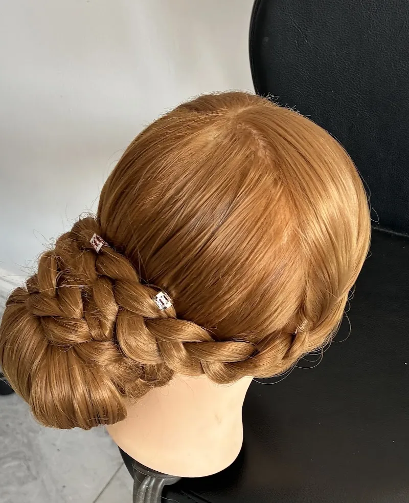 AfroEuropean Hair and Beauty Centre - Coiffure Cambridge - Photo de couverture - OneBooking