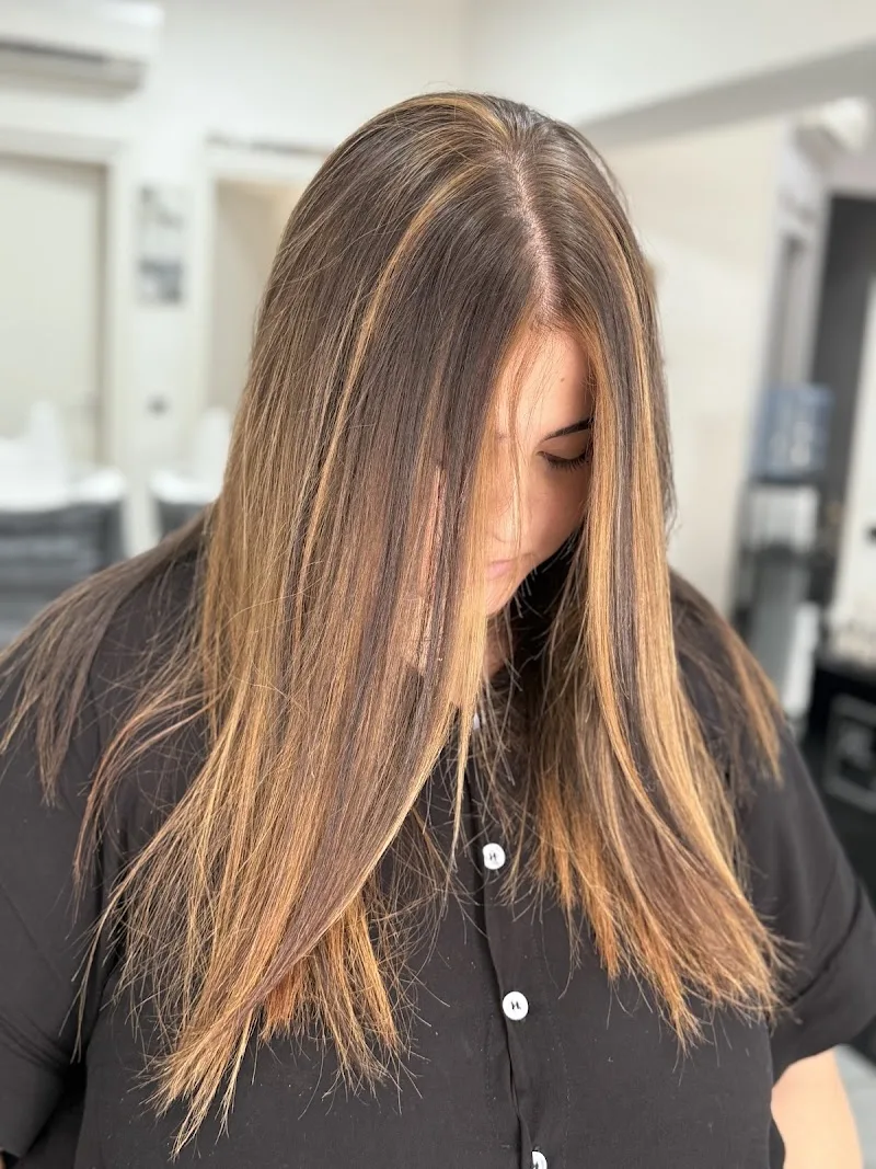 Nouvelle Tendance Dg - Coiffure Giugliano In Campania - Photo de couverture - OneBooking