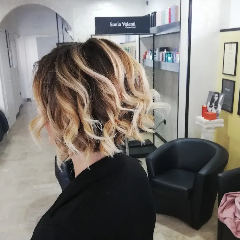 Sonia Valenti PARRUCCHIERI LATINA - Coiffure Latina - Photo de couverture - OneBooking