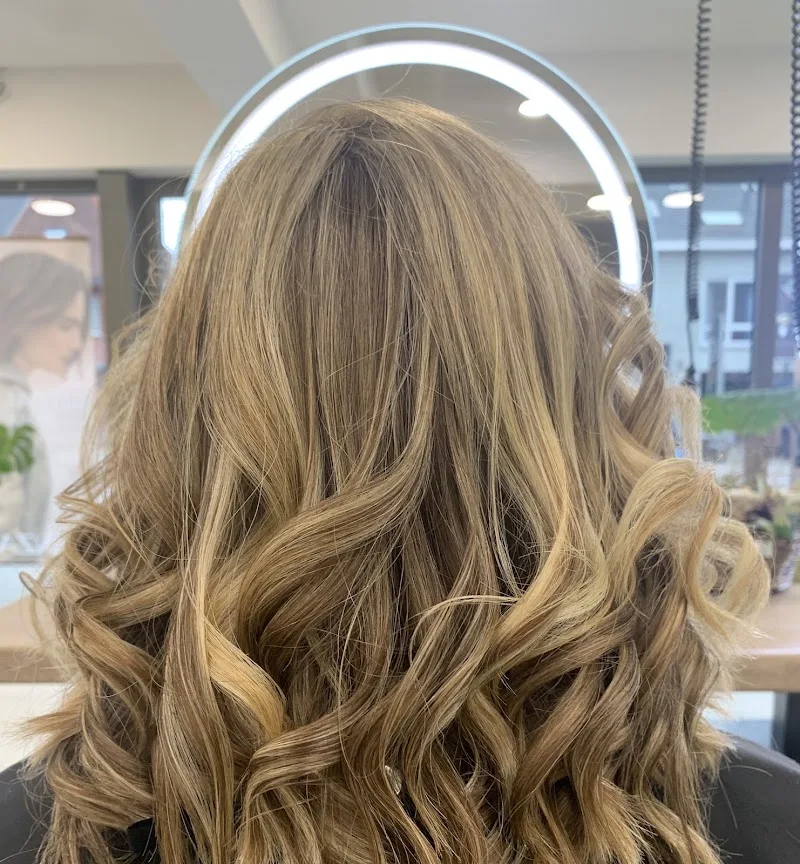 Visions of beauty - Coiffure Genk - Photo de couverture - OneBooking