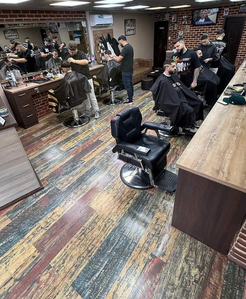 Retro Barbershop - Titan - Coiffure Bucharest - Photo de couverture - OneBooking