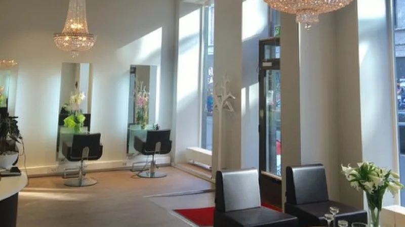 Youngs Frisører - Coiffure Oslo - OneBooking
