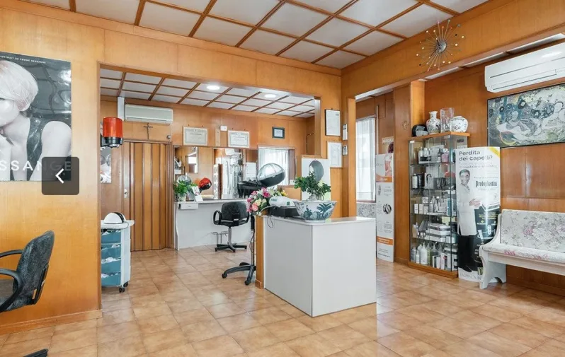 Immagine Donna - Coiffure Latina - Photo de couverture - OneBooking