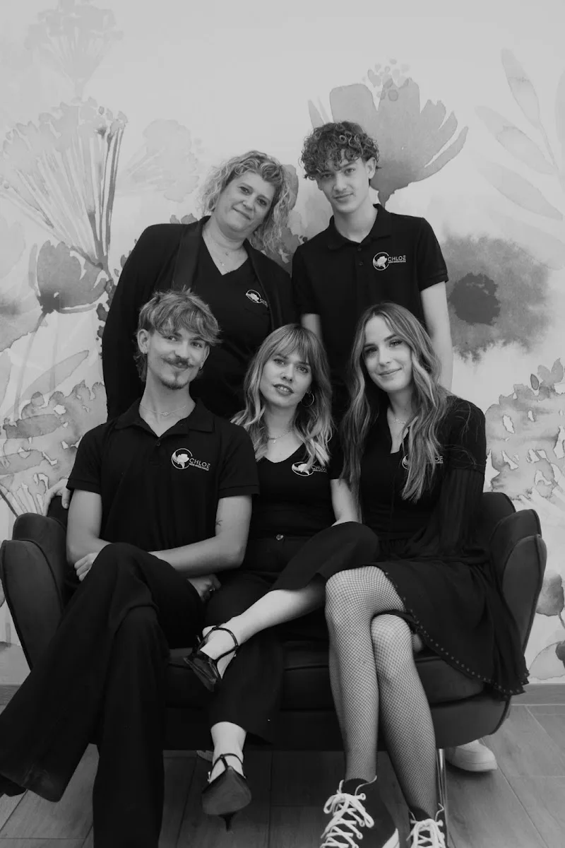 Chloë Maitre Artisan Coiffeur - Salon Keune Ambassadeur- Expert Balayage & Coloration - Lissage Brésilien & Botox - Coiffure Vénéjan - Photo de couverture - OneBooking