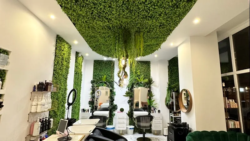 4am beauty salon - Coiffure Bucharest - Photo de couverture - OneBooking