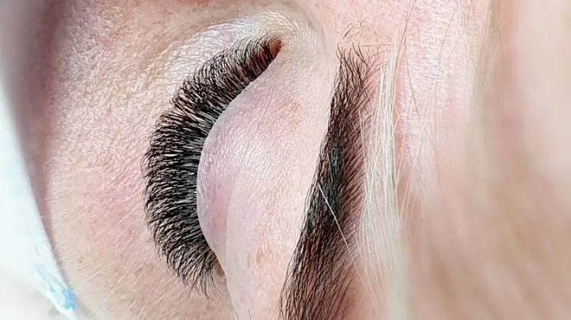 DUOZA - wimperextensions, lashlift, epilatie wenkbrauwen, hennabrows & gel nagels - Institut de beauté Dendermonde - Photo de couverture - OneBooking