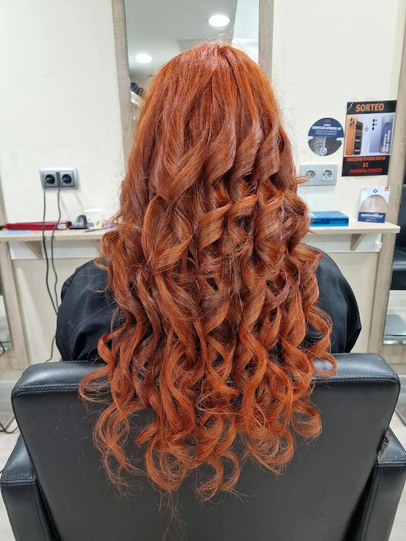 RAMIRO GILL URZAIZ, 96 Peluquería, Pelucas y Extensiones - Coiffure Vigo - Photo de couverture - OneBooking