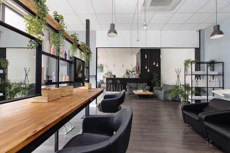 VÄN Salon - Coiffure Budapest - Photo de couverture - OneBooking