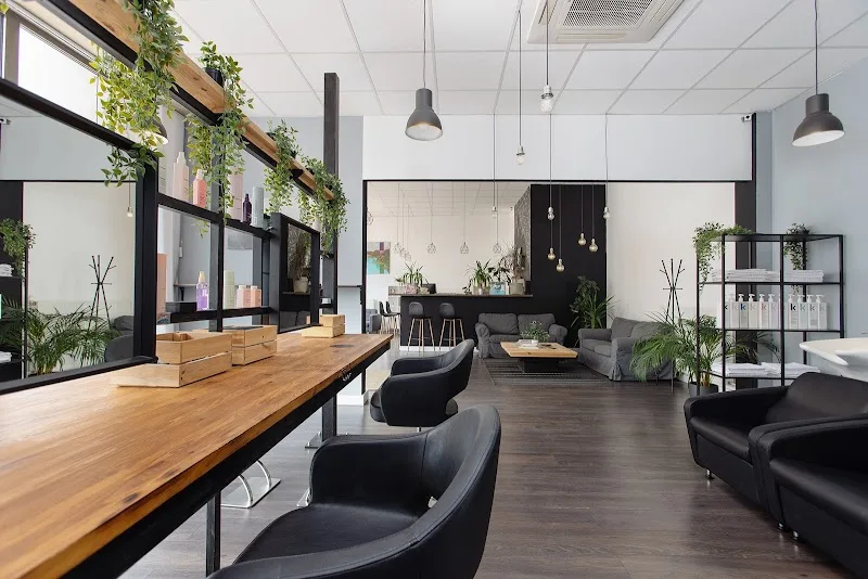 VÄN Salon - Coiffure Budapest - OneBooking