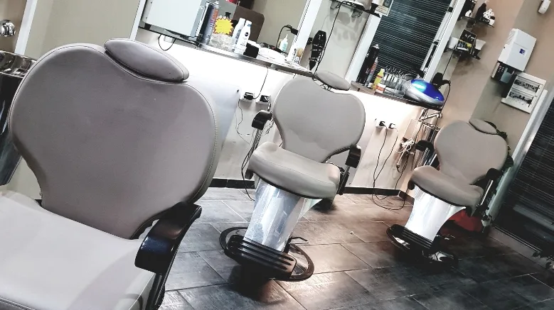 Arte & Capelli di Vincenzo Coscione - Coiffure Giugliano In Campania - Photo de couverture - OneBooking