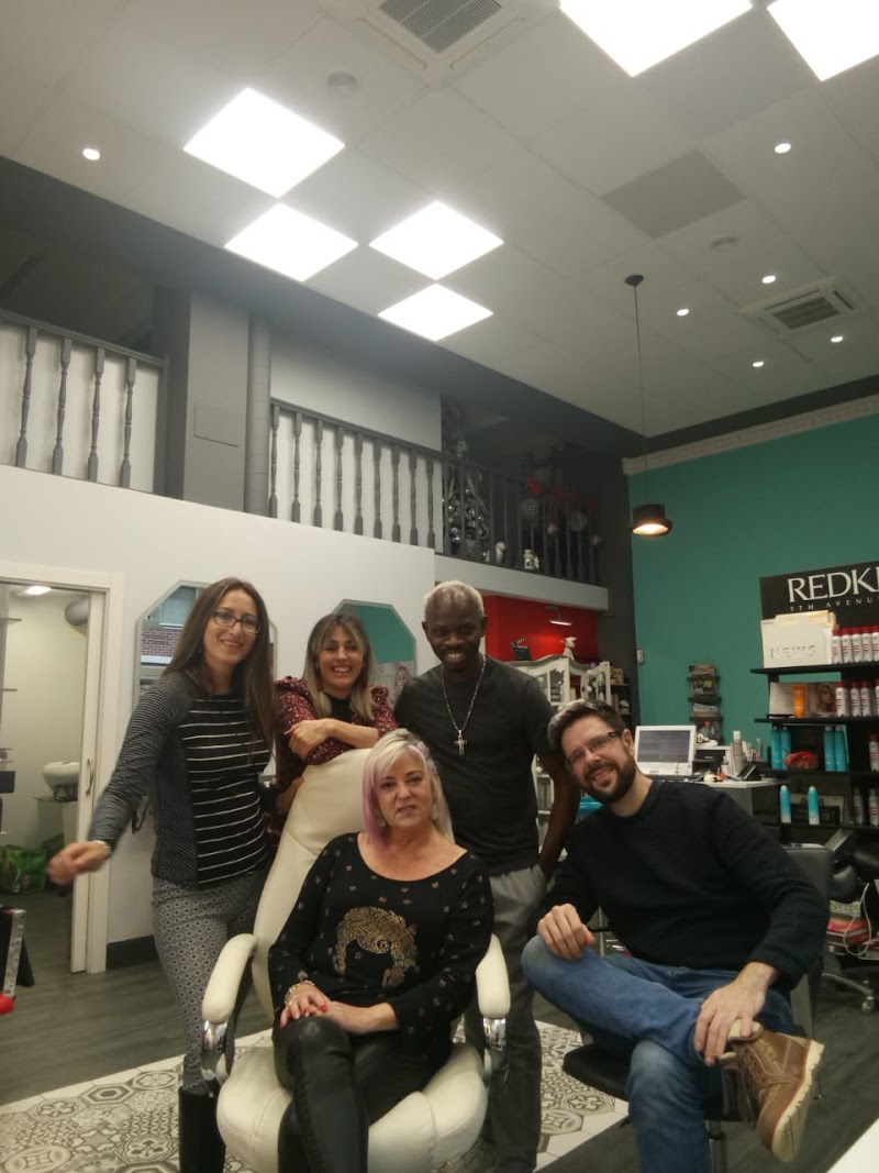 Decine Peluquería - Coiffure Bilbao - Photo de couverture - OneBooking
