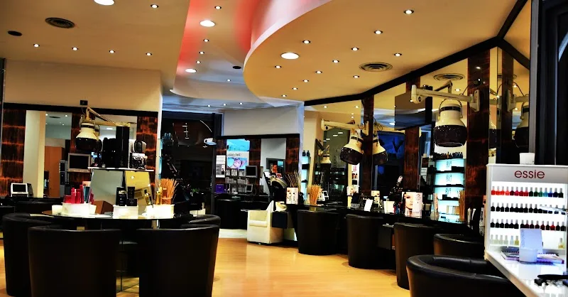 Luxonhair - Coiffure Genoa - Photo de couverture - OneBooking