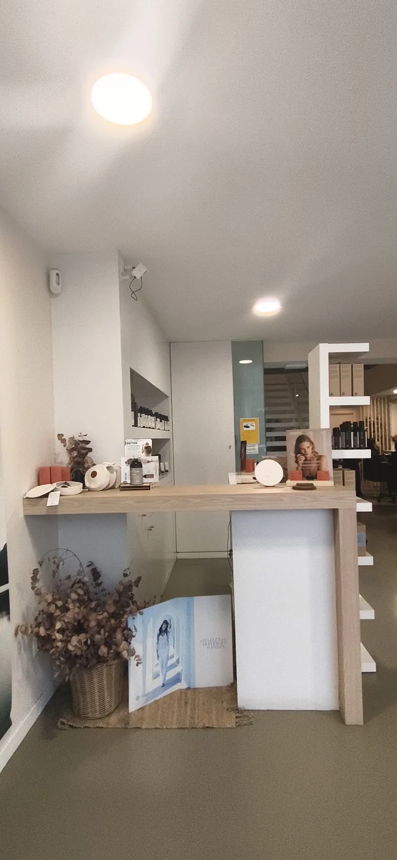 Color's Peluquería Saludable - Peluquería en Coruña - Coiffure A Coruña - Photo de couverture - OneBooking