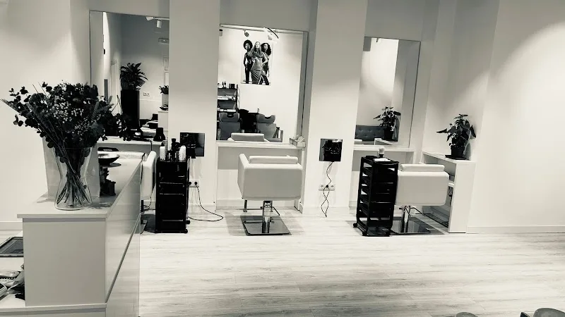 J.C hairsalon - Coiffure Vigo - Photo de couverture - OneBooking