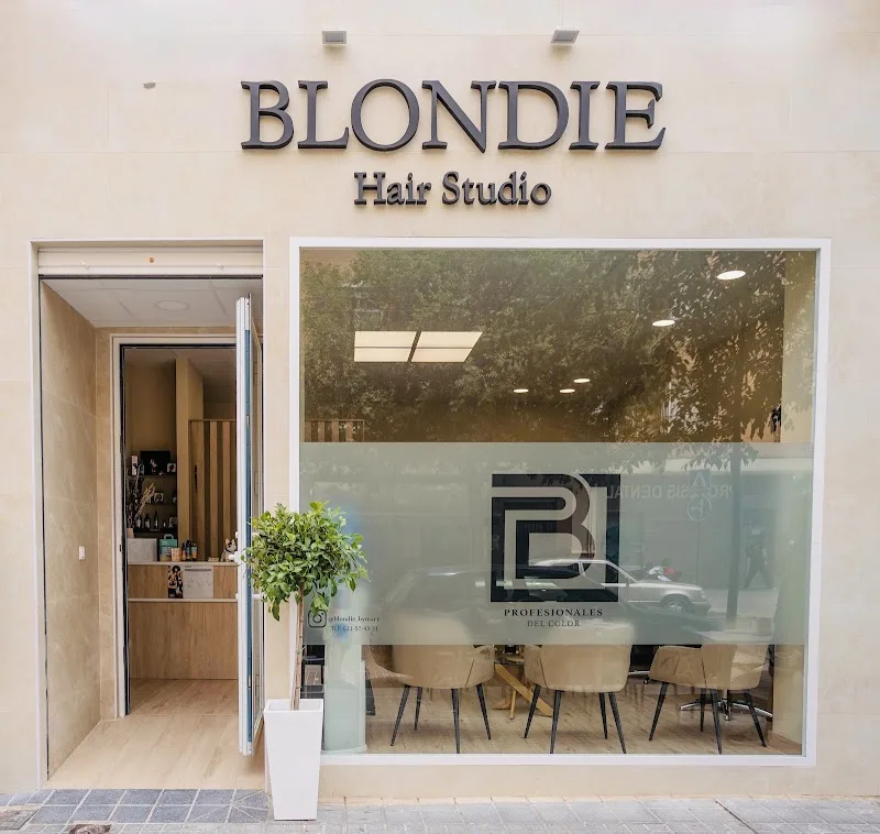 Blondie Hair Studio - Coiffure Córdoba - Photo de couverture - OneBooking