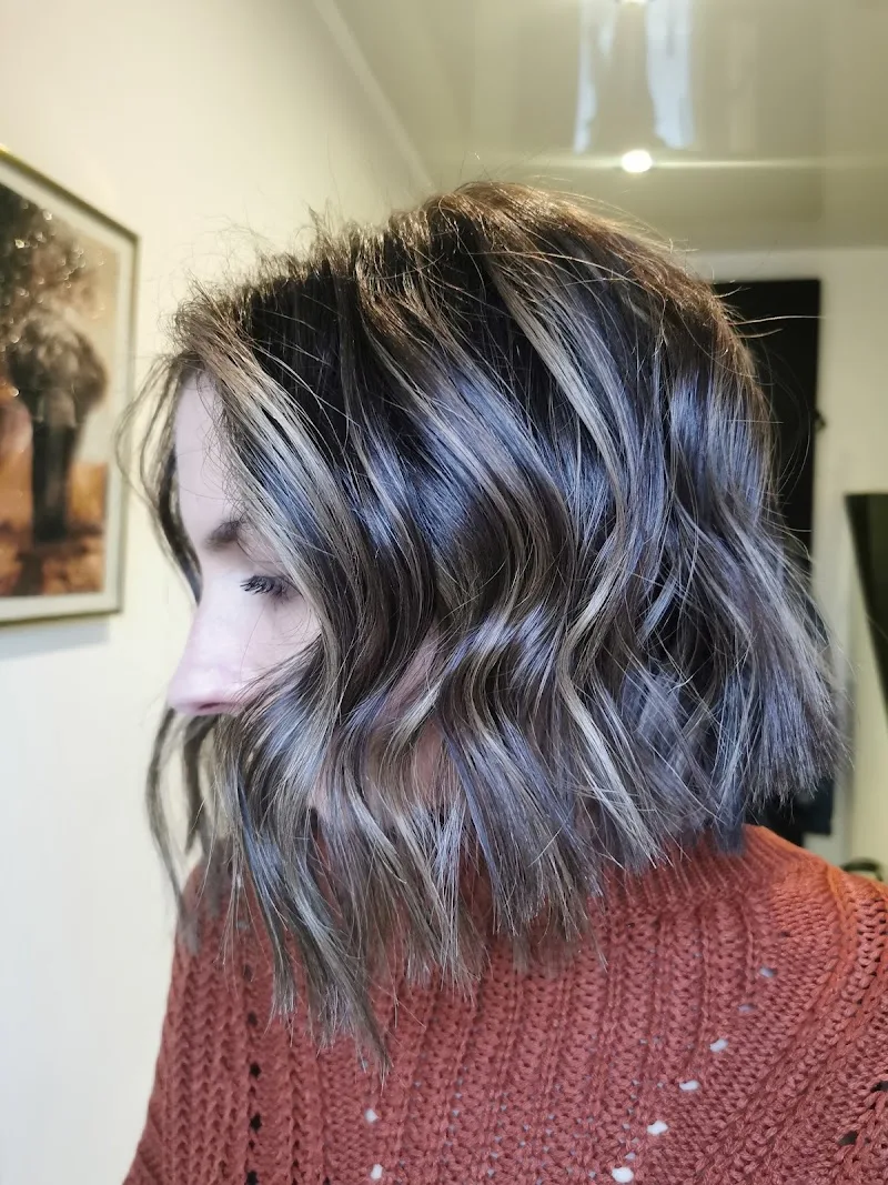 Lora Leocata - Salon de coiffure - experte en balayage La Louvière