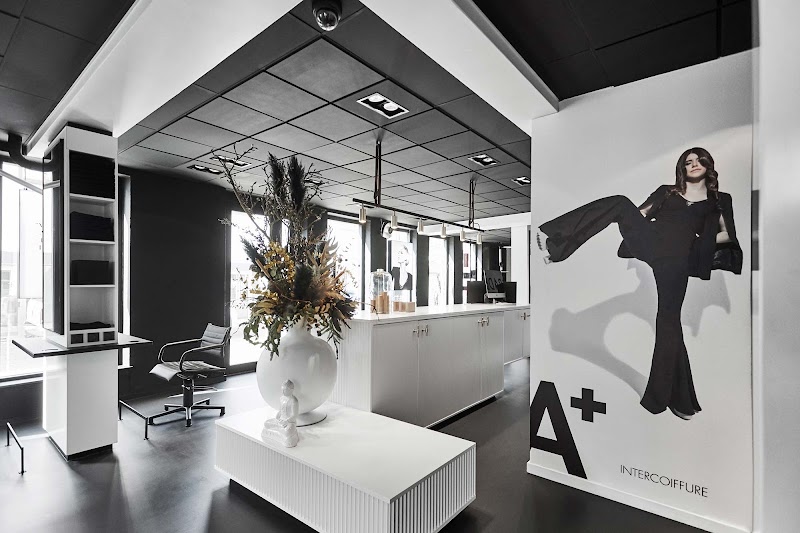 A+ V/anne Hardahl Pedersen - Coiffure Randers - Photo de couverture - OneBooking