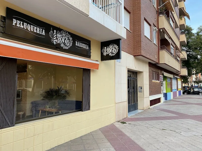 Peluquería & Barbería 30170