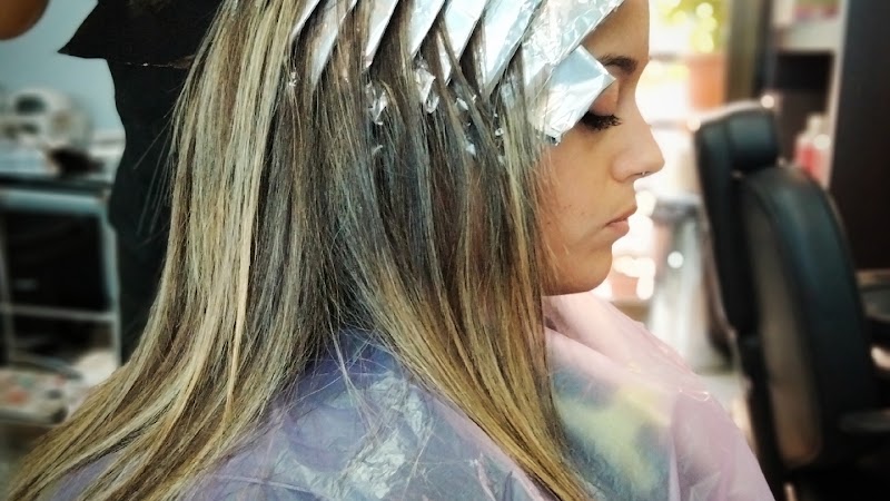 Peluquería y Estética Cuadrado2