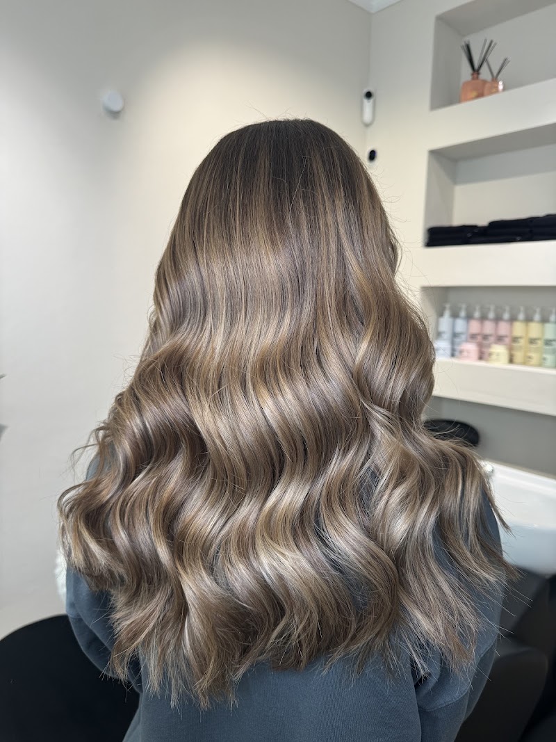 Zizoula - Hair Boutique - Coiffure Cologne - Photo de couverture - OneBooking