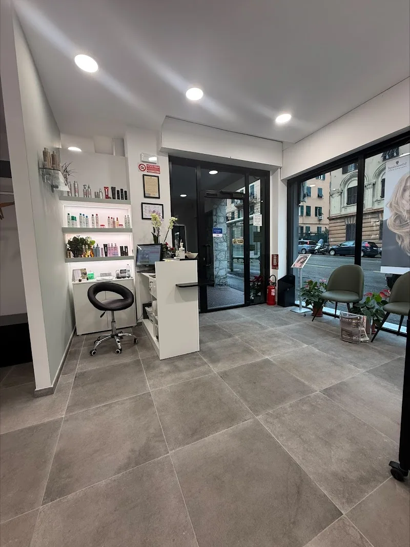 Marco Hair Fashion Genova - Coiffure Genoa - Photo de couverture - OneBooking