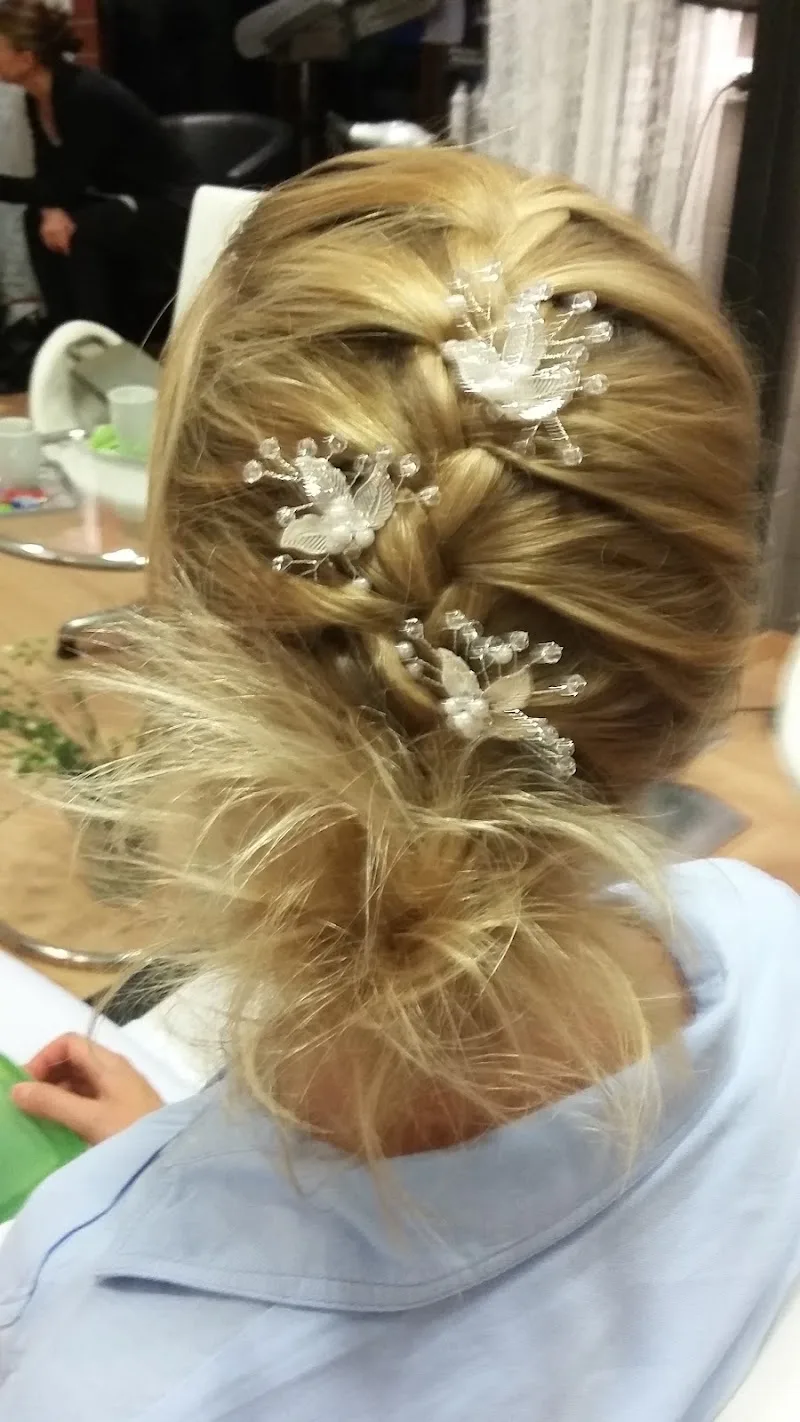 Carina S Coiffure - Coiffure Mons - Photo de couverture - OneBooking