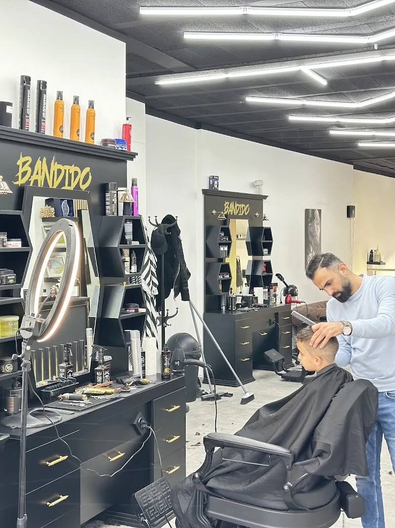 M.Sulyman - Coiffure La Louvière - Photo de couverture - OneBooking