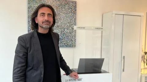 Adriano Haarstudio Friseur in Düsseldorf La Biosthetique - Coiffure Düsseldorf - Photo de couverture - OneBooking