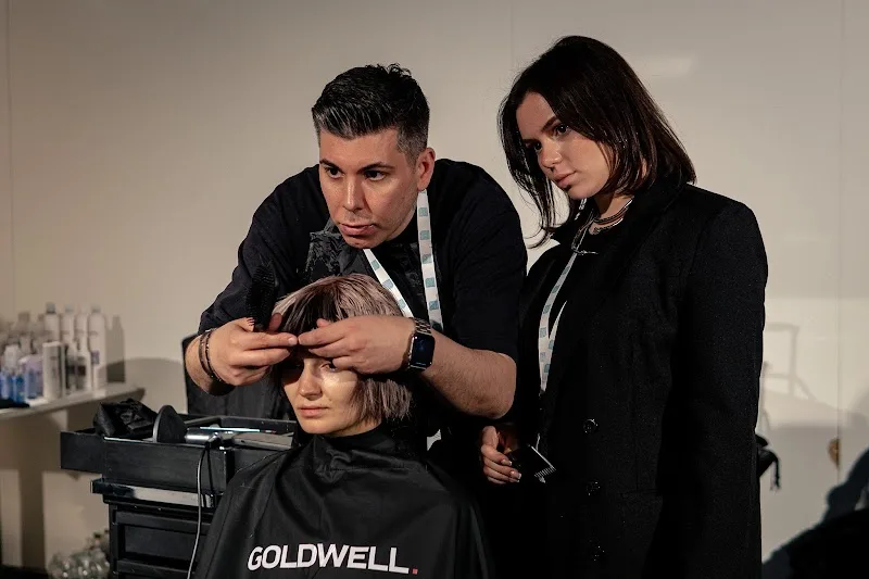 D. Machts Lounge Friseur Berlin F200 - Coiffure Berlin - Photo de couverture - OneBooking