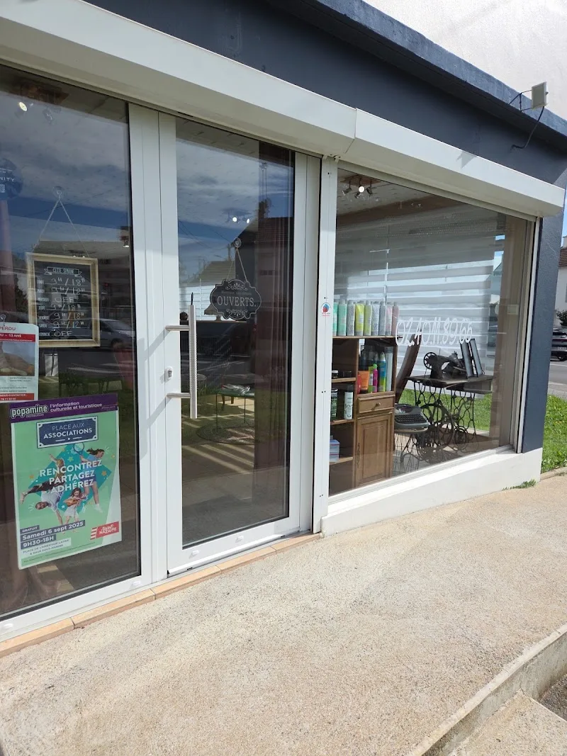 Le grand salon - Coiffure Saint-Nazaire - Photo de couverture - OneBooking