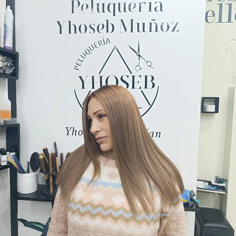 Yhoseb Muñoz Peluquería Valladolid - Coiffure Valladolid - Photo de couverture - OneBooking