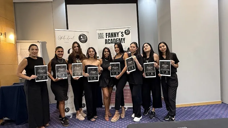 ACADEMIA DE ESTÉTICA PESTAÑAS Y UÑAS - FANNY ACADEMY - Institut de beauté Getafe - Photo de couverture - OneBooking