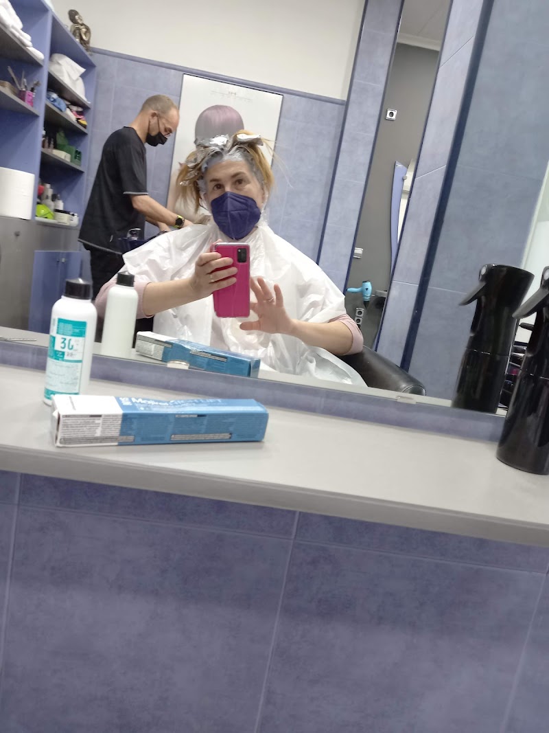 STYLE - Coiffure Badalona - Photo de couverture - OneBooking
