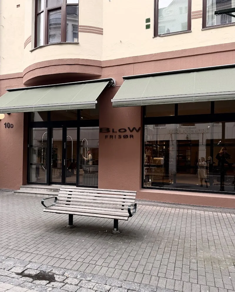 Blow Hairdressing - Coiffure Trondheim - OneBooking