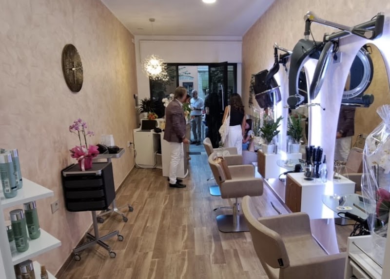Amica x i capelli - Coiffure Forlì - Photo de couverture - OneBooking