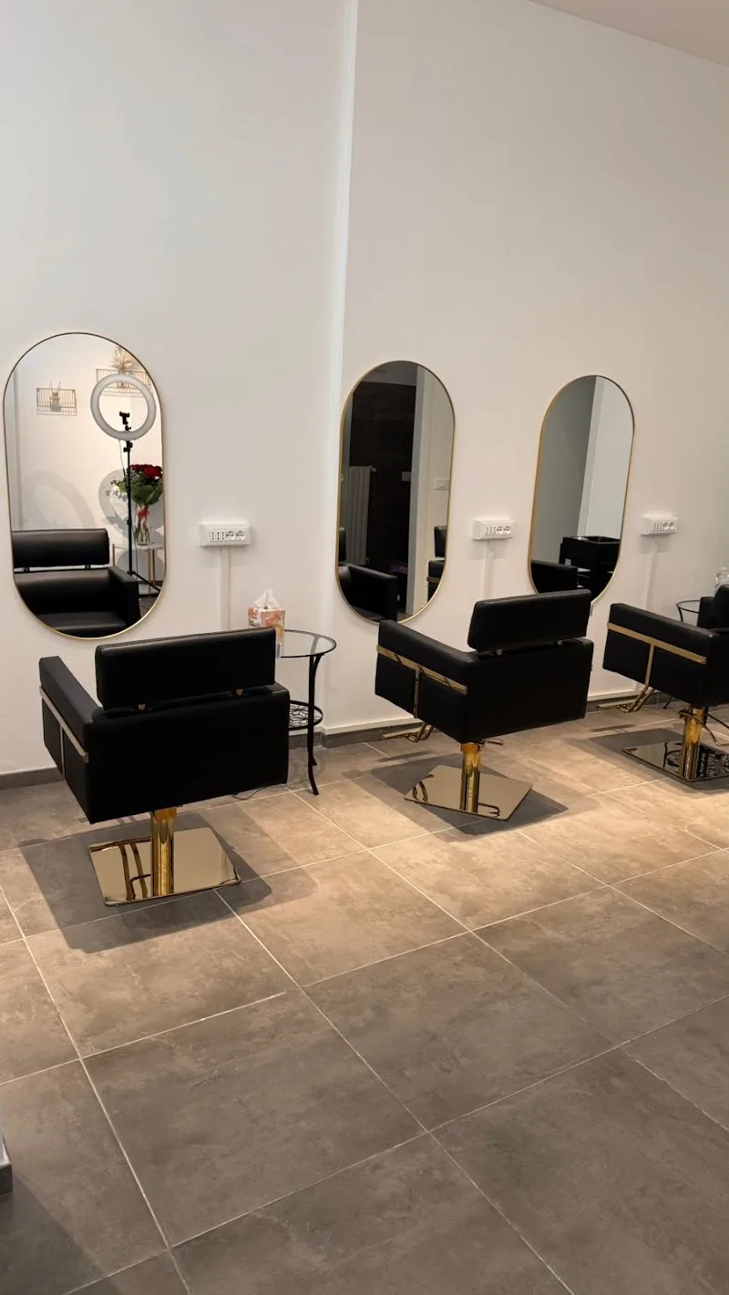 Victoria's Hair Spa - Coiffure Ferrara - Photo de couverture - OneBooking
