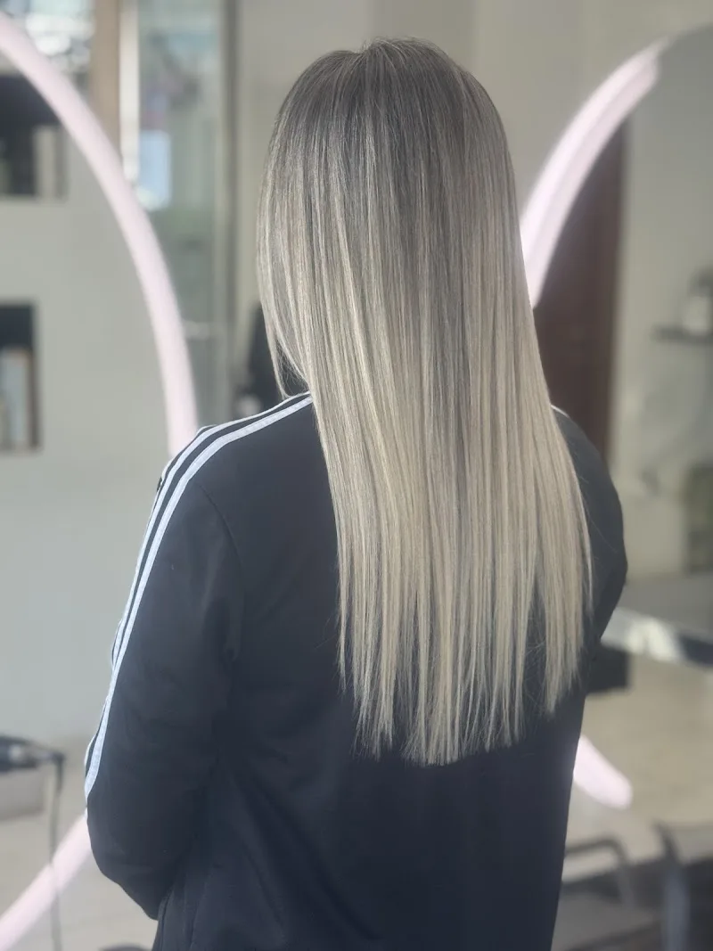 Max Professional Hair Stylist - Coiffure Cagliari - Photo de couverture - OneBooking