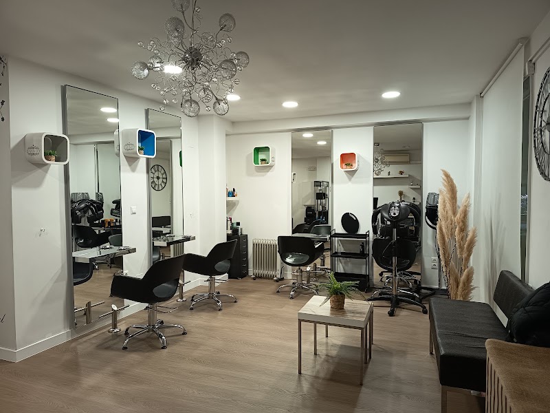 Street Colors - Coiffure Valladolid - Photo de couverture - OneBooking