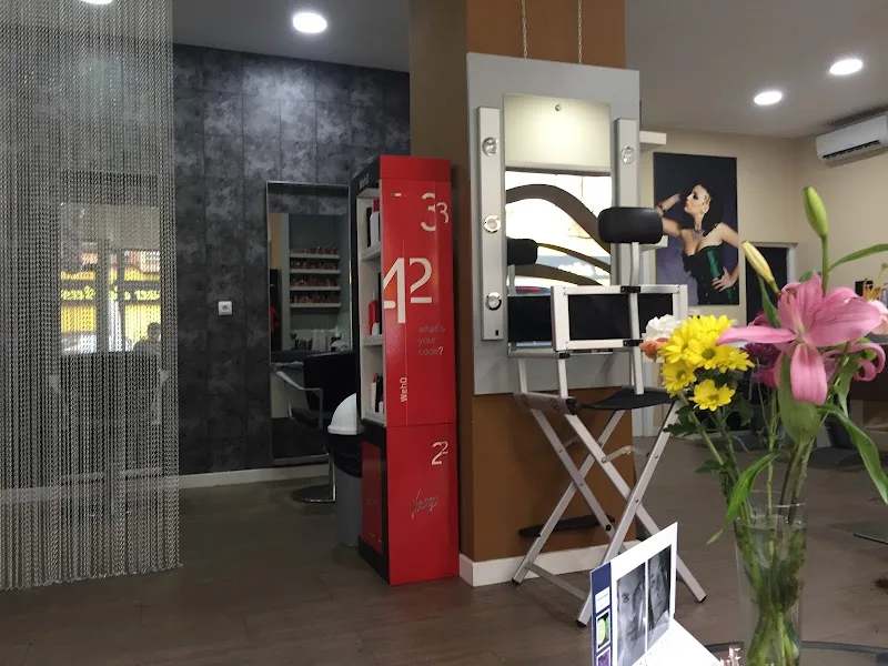 Divine's Estilistas - Coiffure Alcalá De Henares - Photo de couverture - OneBooking