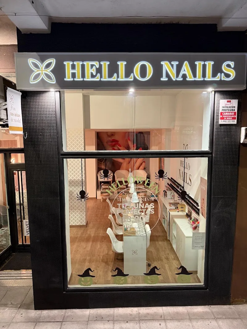 Hello Nails